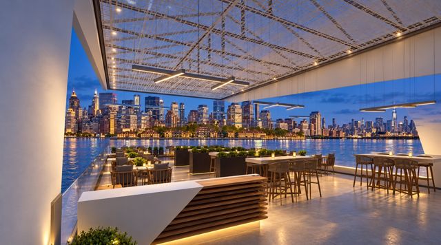 Χώρος εκδηλώσεων σε προβλήτα στο Hudson River του New Jersey