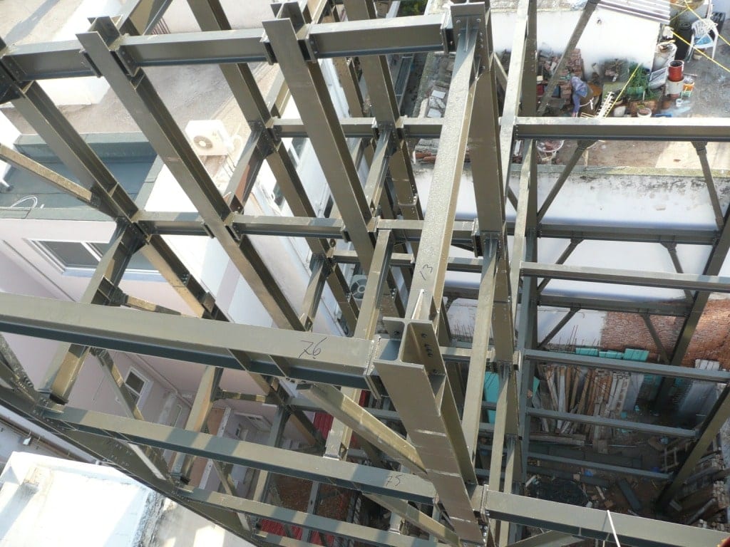 Plan view of the steel frame of the office building in Nea Erythraia, from above