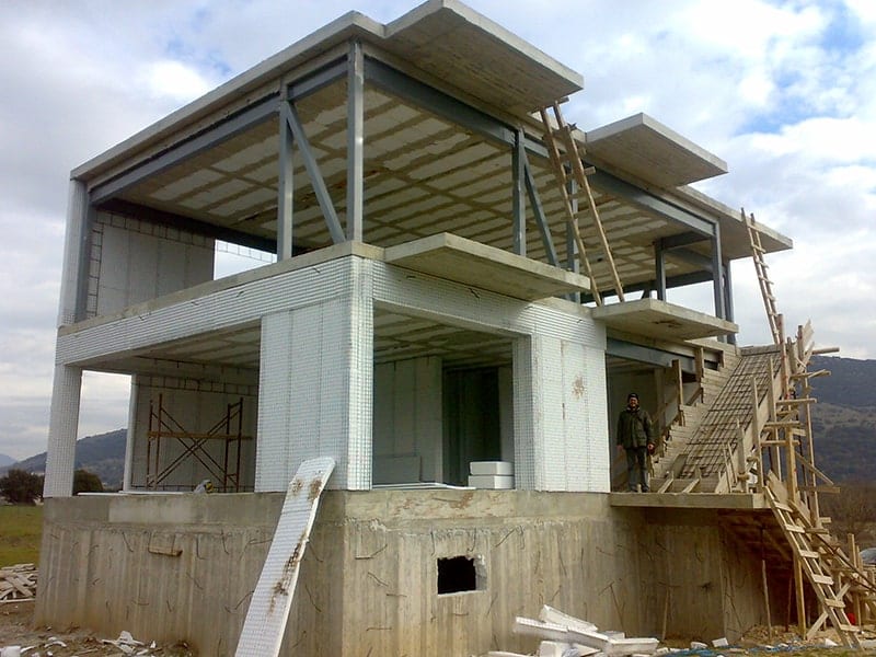 Installing 3D panel walls on the steel frame of the house in Episkopiko, Ioannina