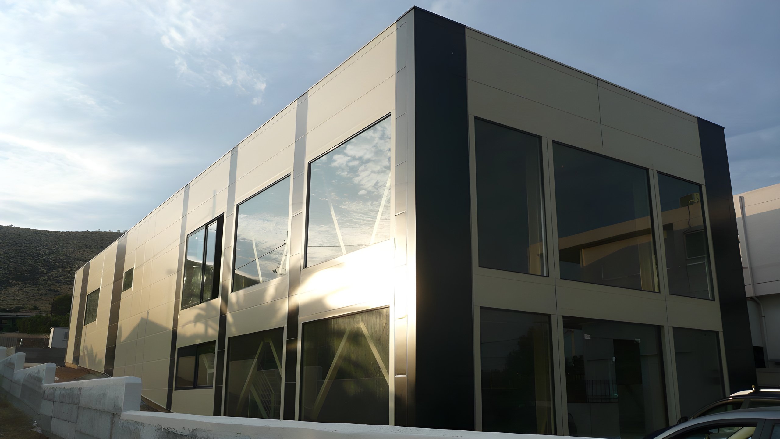 Electrical supplies showroom in Marathon - Dimitris Paschalidis