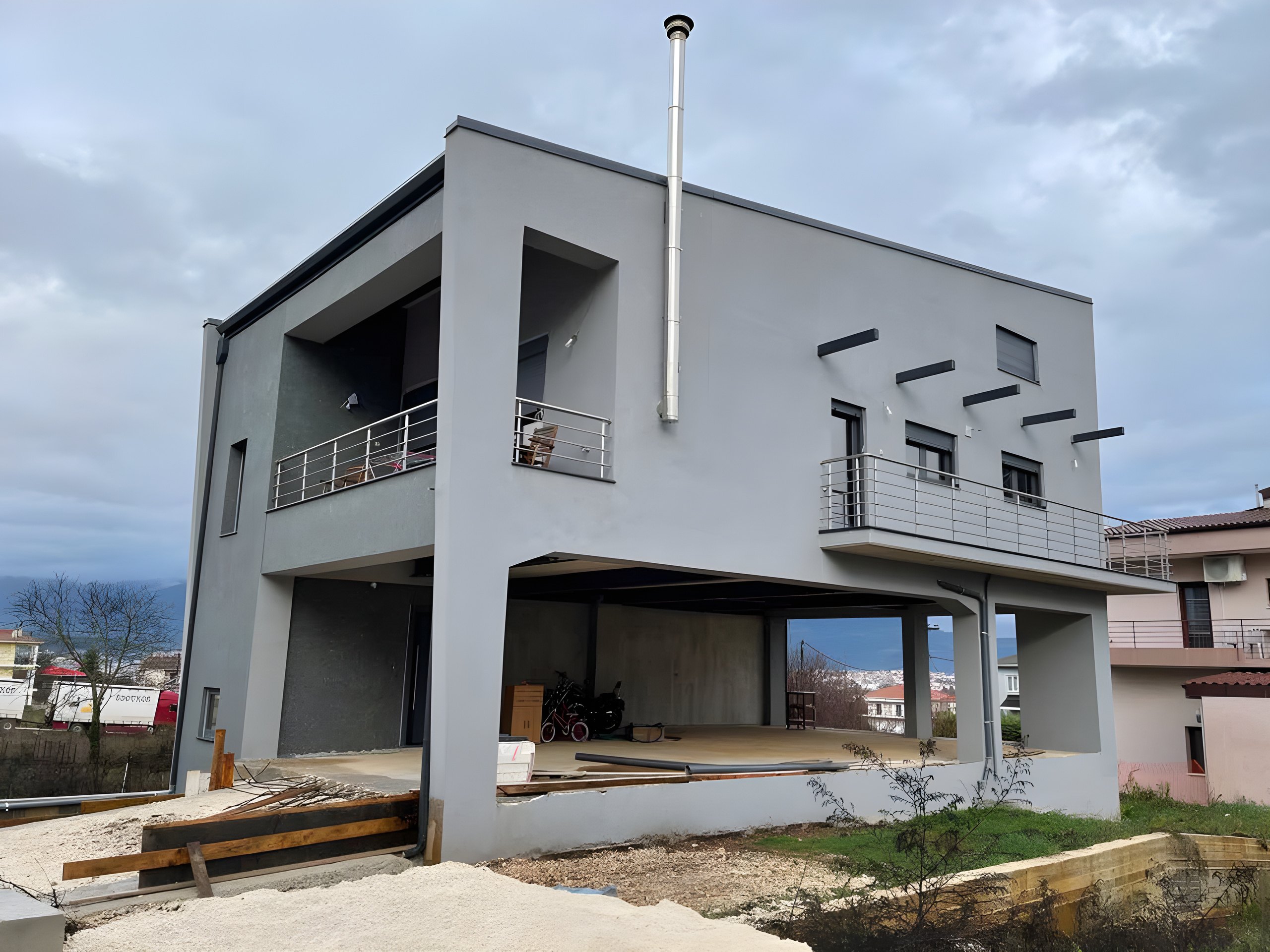 Home with basement, pilotis and attic in Neochoropoulo