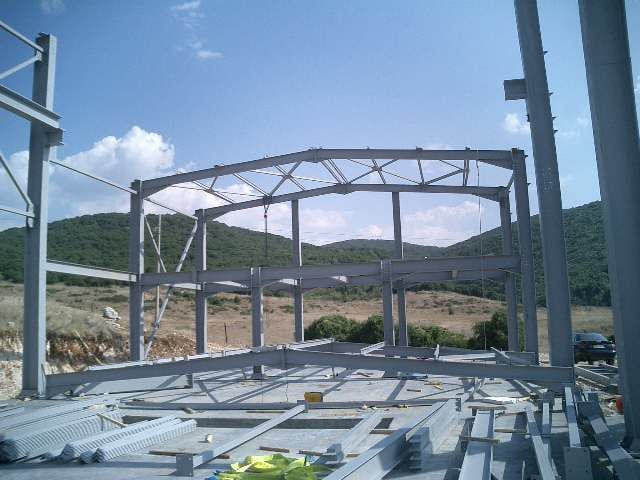 Frames of the steel structure in Kalpaki, Ioannina, during erection