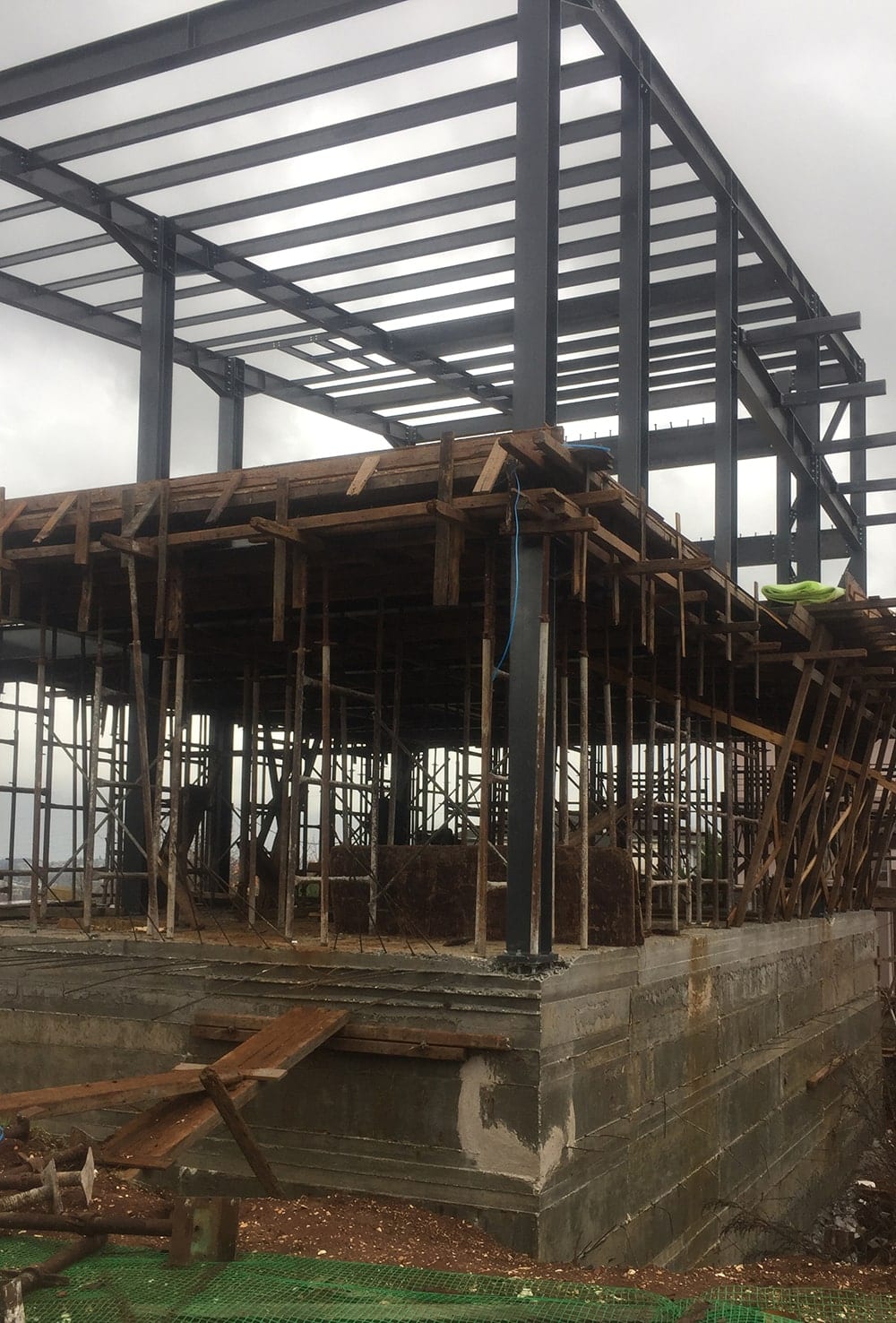 Formwork of the concrete slab on the steel frame of the house in Neochoropoulo