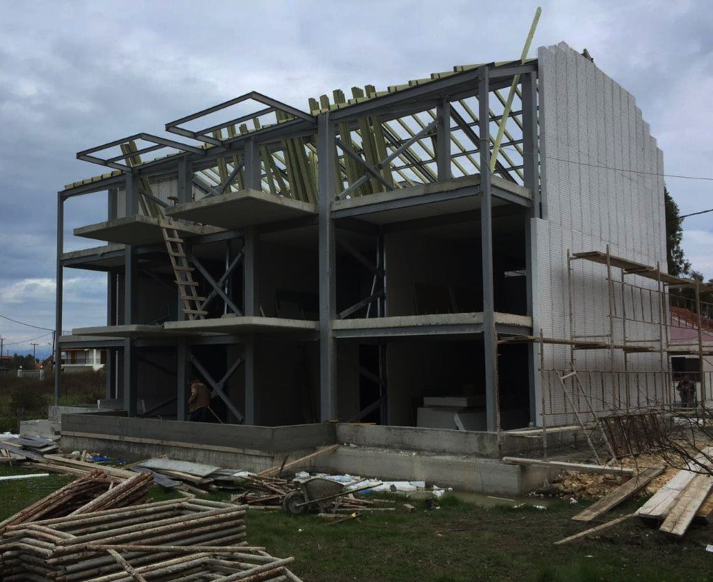 Three-story steel frame with 3D panel walls at the Christakis hotel in Sidari