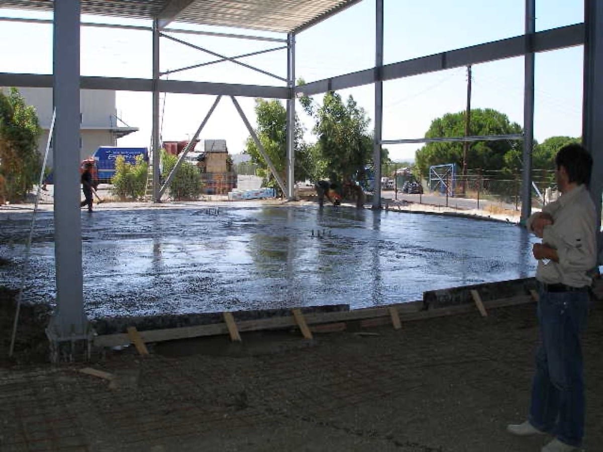 εδαφόπλακα και διαμόρφωση βιομηχανικού δαπέδου