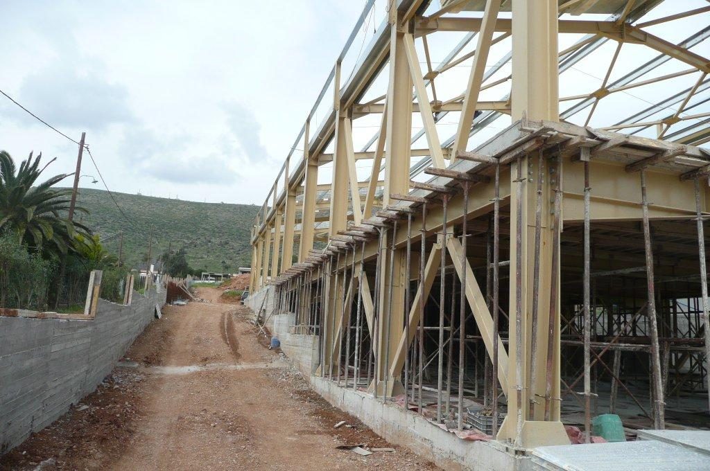 Split-level buildings on stepped foundations are always demanding work, electrical supplies showroom and store in Marathon, Attica - Dimitrios Paschalidis