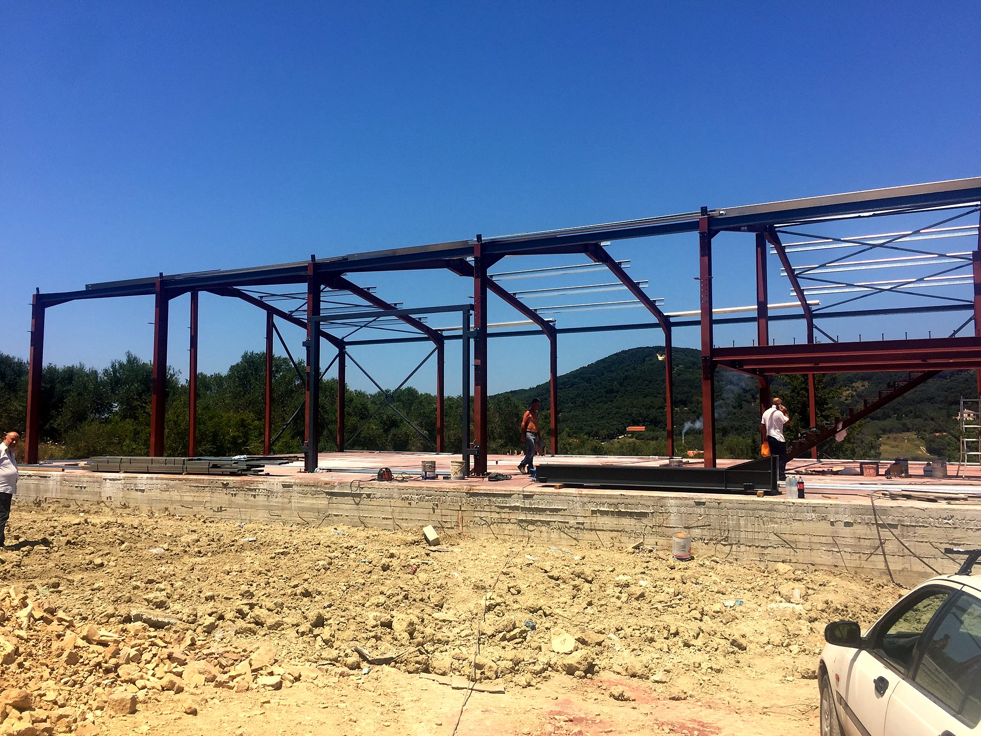 Steel warehouse frame with purlins and bracing in Arillas, Corfu